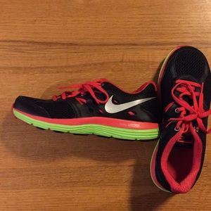 Nike dual fusion lite shoes